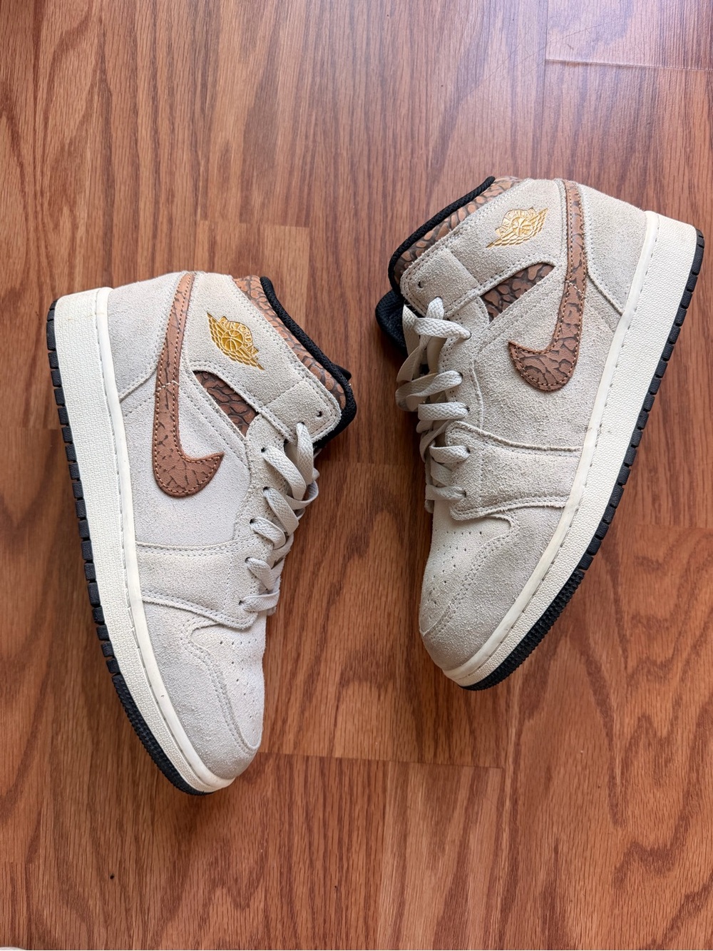 Nike Men’s Mid-Top Sneakers in Beige and Brown
